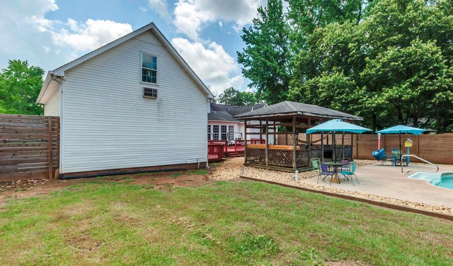 216 Whitfield Dr, Athens, AL 35613 - 3 Beds, 3 Bath