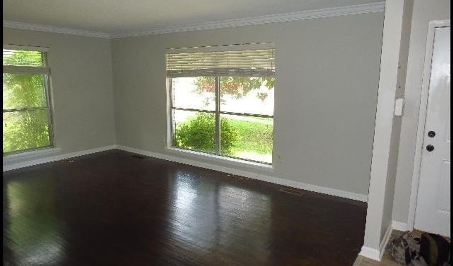 607 S Market St, Benton, AR 72019 - 3 Beds, 2 Bath