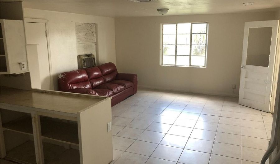 421 W CORNELL St, Avon Park, FL 33825 - 2 Beds, 1 Bath