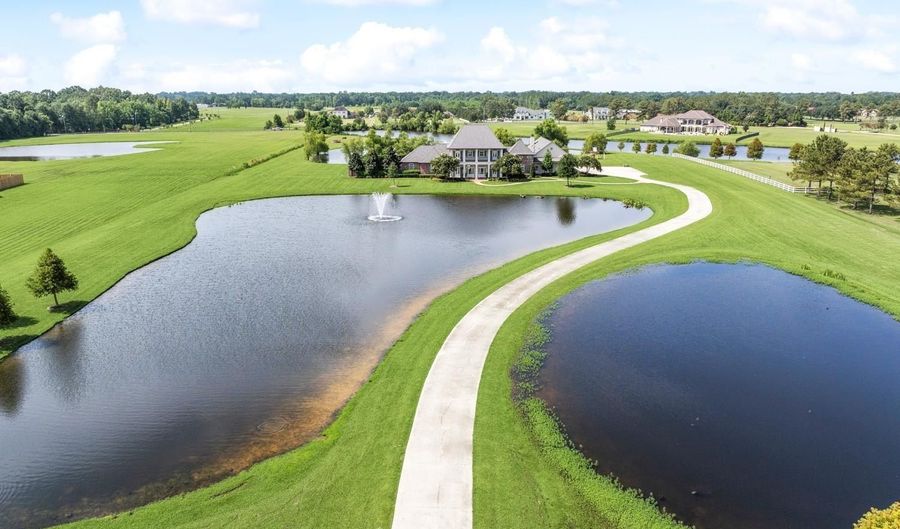 21910 Rabbit Run Dr, Baton Rouge, LA 70817 - 5 Beds, 6 Bath