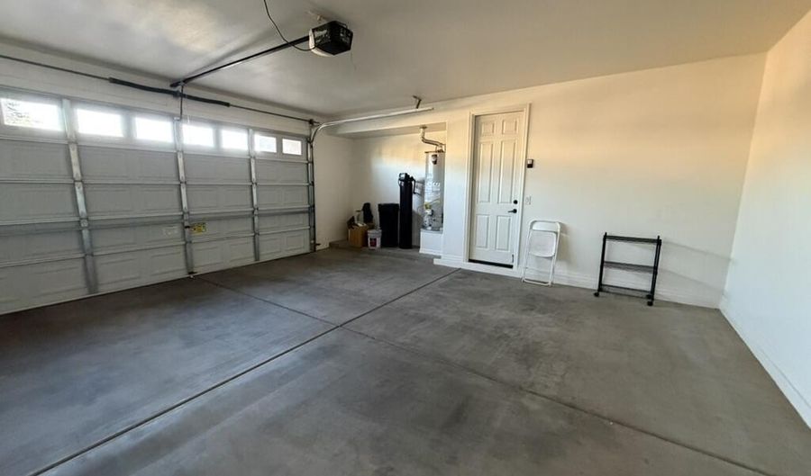 297 E KAIBAB Dr, Chandler, AZ 85249 - 5 Beds, 3 Bath