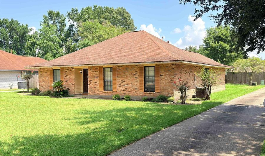 12423 King James Ave, Baton Rouge, LA 70810 - 4 Beds, 2 Bath