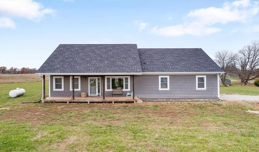 822 NE County Road 15094 N/A, Adrian, MO 64720 - 3 Beds, 2 Bath