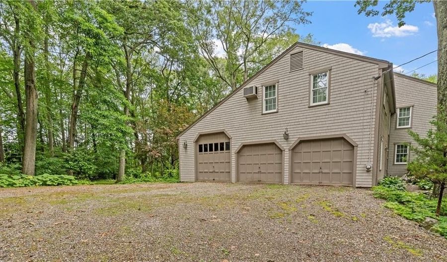 12 Lampercock Ln, Lincoln, RI 02865 - 4 Beds, 3 Bath