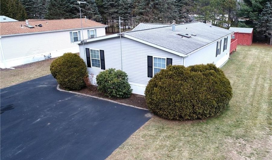 26 Kelly Ln, Coventry, RI 02816 - 2 Beds, 2 Bath