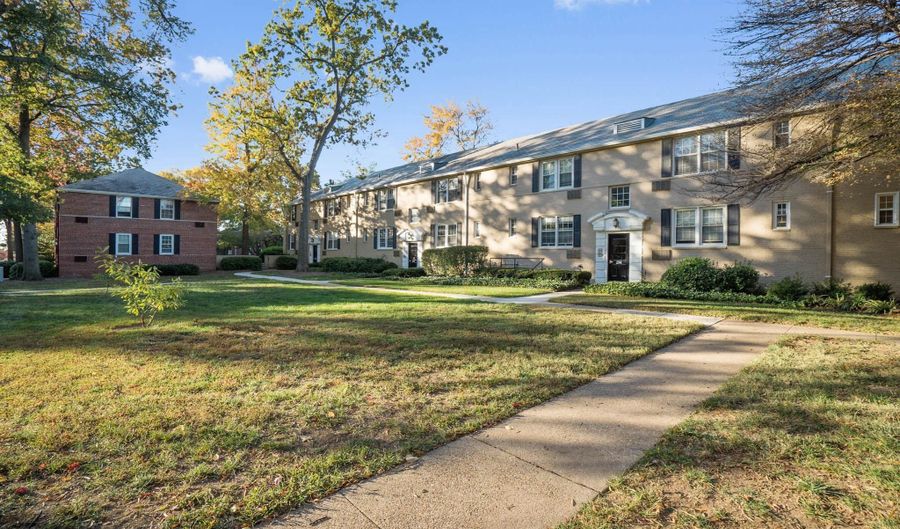 214 N GEORGE MASON Dr 214-4, Arlington, VA 22203 - 1 Beds, 1 Bath