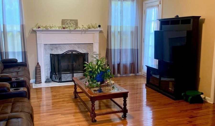 196 KING JAMES Ct, Alabaster, AL 35007 - 4 Beds, 3 Bath