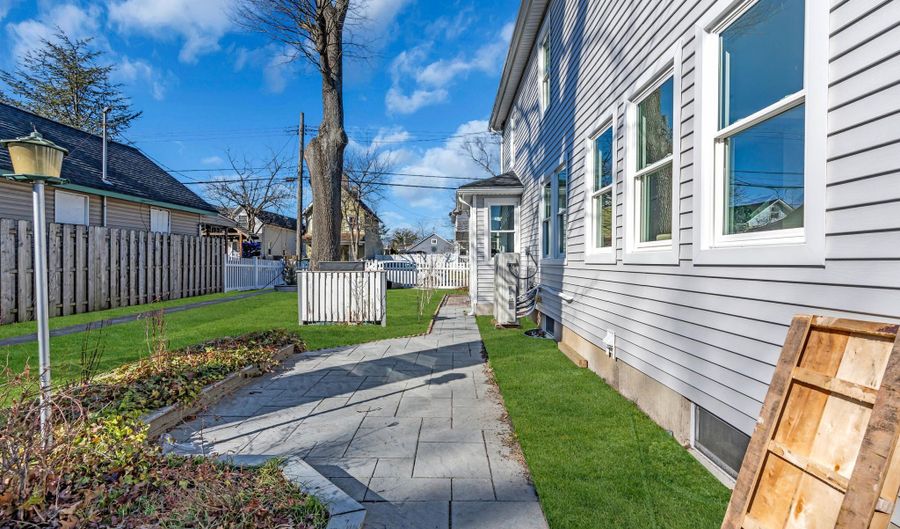 814 Dunlewy St, Asbury Park, NJ 07712 - 3 Beds, 3 Bath