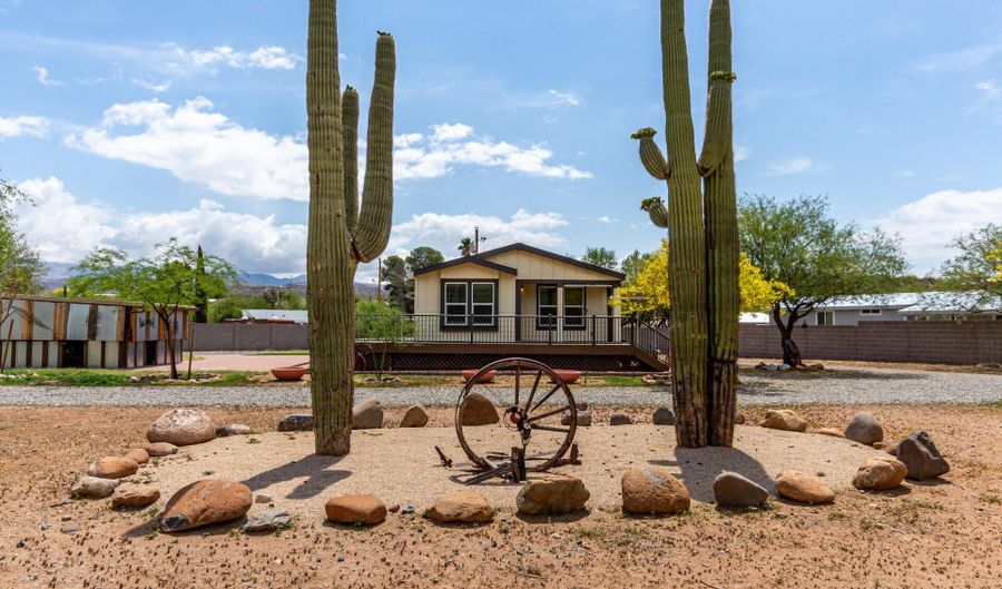 34443 S Golden Ln, Black Canyon City, AZ 85324 - 2 Beds, 2 Bath