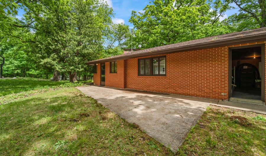 433 Westwood Dr, Ames, IA 50014 - 3 Beds, 2 Bath