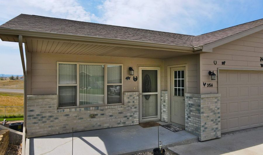 354 Red Rock Cir, Belle Fourche, SD 57717 - 3 Beds, 3 Bath