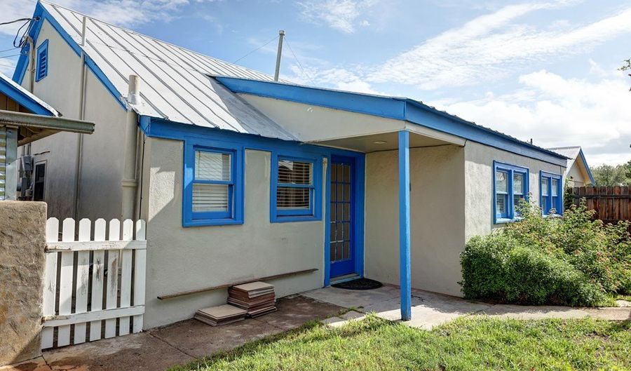 304 E Ave B, Alpine, TX 79830 - 2 Beds, 1 Bath
