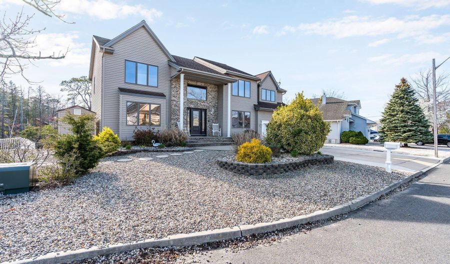 20 Dune Dr, Bayville, NJ 08721 - 4 Beds, 3 Bath