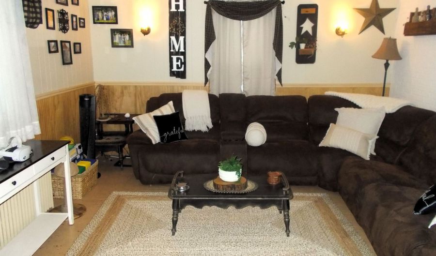 17 Hemlock Ln, Berlin, NH 03570 - 5 Beds, 2 Bath