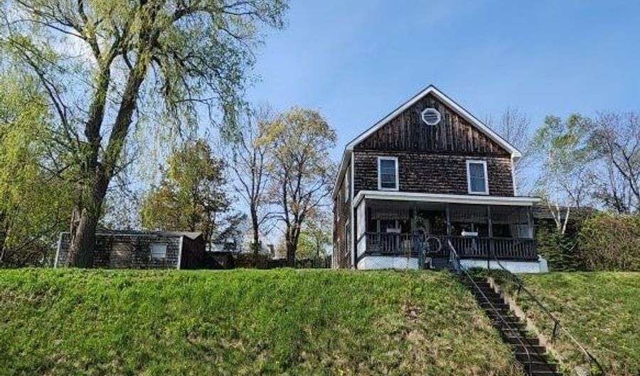 5 Guilmette St, Berlin, NH 03570 - 3 Beds, 2 Bath