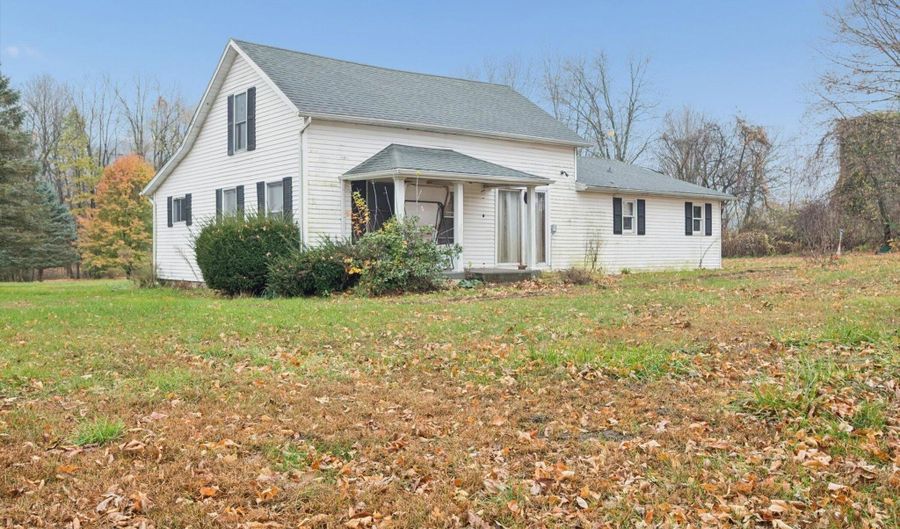 26412 H Dr N, Albion, MI 49224 - 4 Beds, 2 Bath