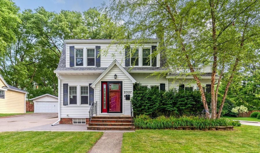 2327 Donald St, Ames, IA 50014 - 5 Beds, 4 Bath