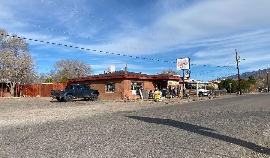136 Calle Del Presidente, Bernalillo, NM 87004 - 2 Beds, 2 Bath