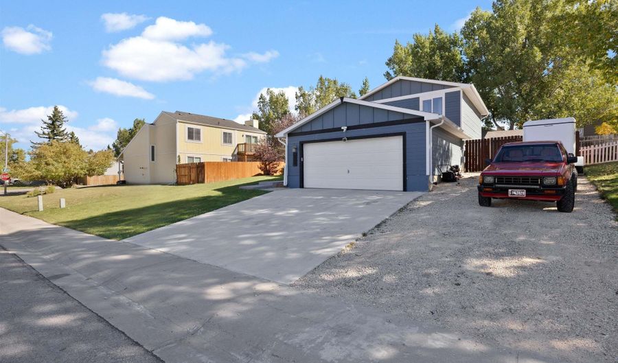 5021 S David St, Casper, WY 82601 - 3 Beds, 2 Bath