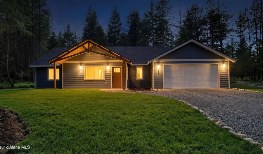 329 Hardy Loop, Bonners Ferry, ID 83805 - 3 Beds, 2 Bath