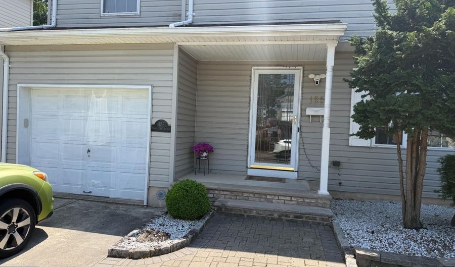 125 Homestead Ave, Avenel, NJ 07001 - 4 Beds, 3 Bath