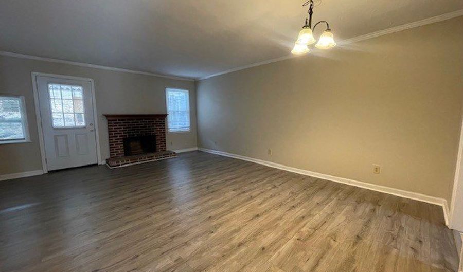 710 Stratford Grn, Avondale Estates, GA 30002 - 2 Beds, 2 Bath