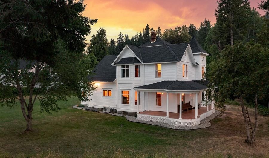 6955 Apple Aly, Bonners Ferry, ID 83805 - 6 Beds, 3 Bath