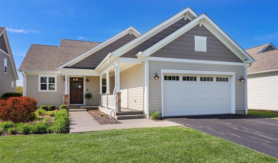 40491 N S Newport Dr, Antioch, IL 60002 - 2 Beds, 2 Bath