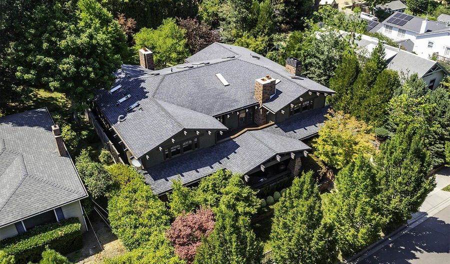 99 Granite St, Ashland, OR 97520 - 4 Beds, 9 Bath