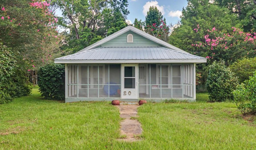 202 Saint John Rd, Brooklyn, MS 39425 - 2 Beds, 1 Bath