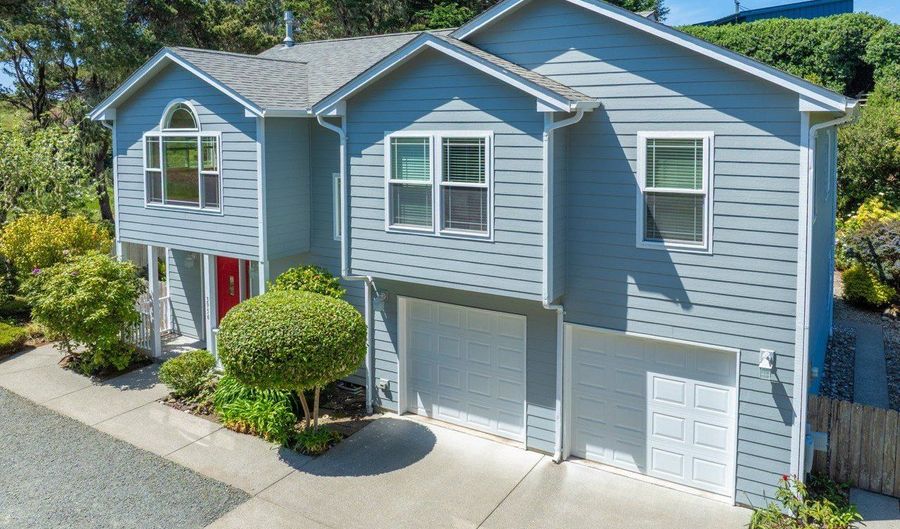 3956 BEACH LOOP Dr SW, Bandon, OR 97411 - 3 Beds, 3 Bath