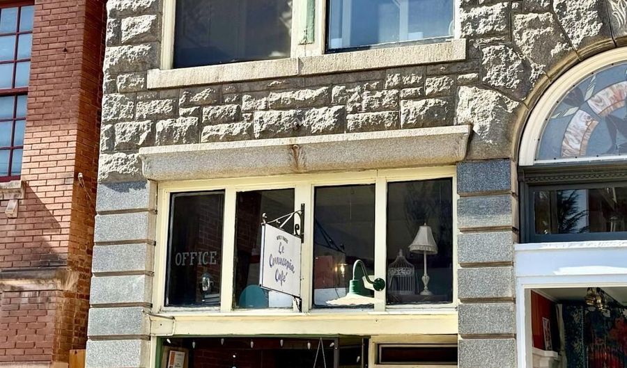 14 MAIN St, Bisbee, AZ 85603 - 1 Beds, 2 Bath