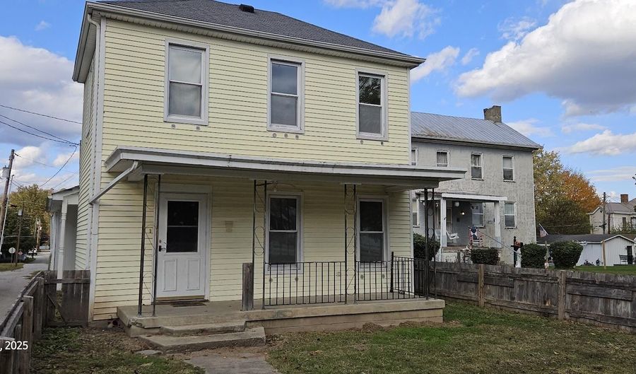 207 E 3rd St, Augusta, KY 41002 - 3 Beds, 2 Bath