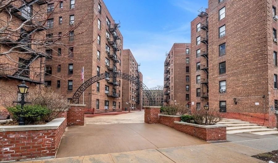 83-75 Woodhaven LB2, Woodhaven, NY 11421 - 2 Beds, 1 Bath