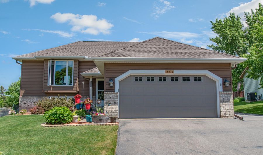 15712 Hannover Path, Apple Valley, MN 55124 - 4 Beds, 2 Bath