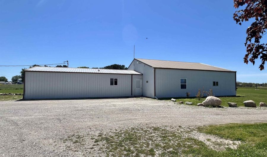 16199 Linden Rd, Argos, IN 46501 - 3 Beds, 1 Bath