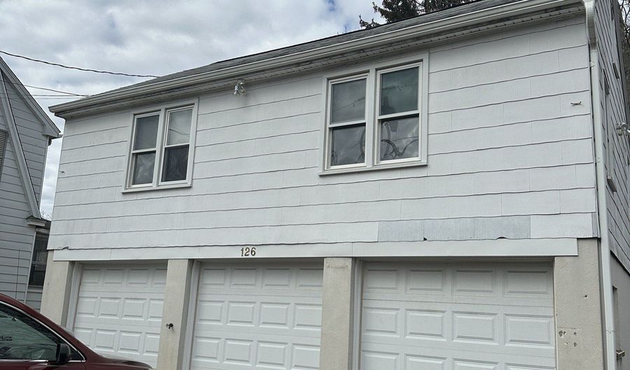 126 Chestnut St, Branford, CT 06405 - 1 Beds, 1 Bath