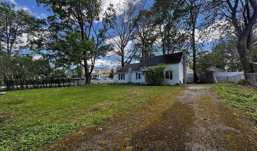 99 Coolidge Ave, Bennington, VT 05201 - 3 Beds, 1 Bath