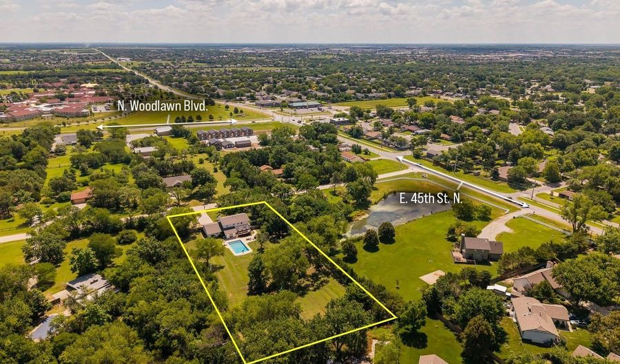 4645 N Hillcrest St, Bel Aire, KS 67220 - 5 Beds, 4 Bath