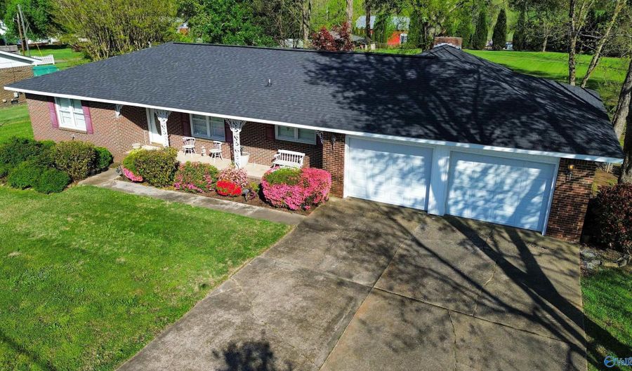 1035 Valley Dr, Attalla, AL 35954 - 3 Beds, 2 Bath