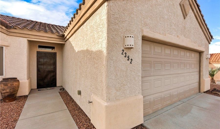 2352 Shooting Star Dr, Bullhead City, AZ 86442 - 2 Beds, 2 Bath