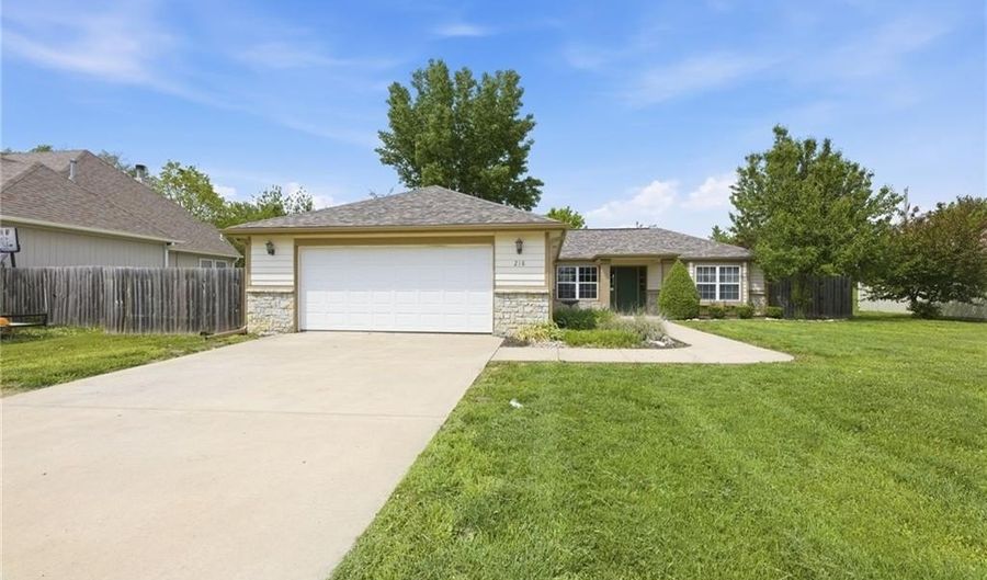 218 Hillside Dr, Baldwin City, KS 66006 - 3 Beds, 2 Bath