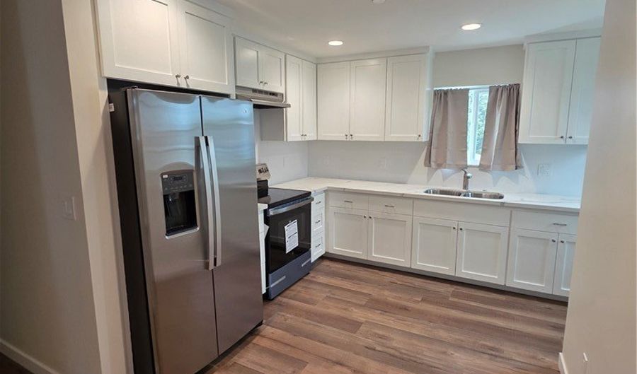 615 N Fries, Los Angeles, CA 90744 - 3 Beds, 2 Bath