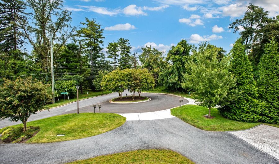 8319 QUARRY MANOR Ter, Bethesda, MD 20817 - 5 Beds, 6 Bath
