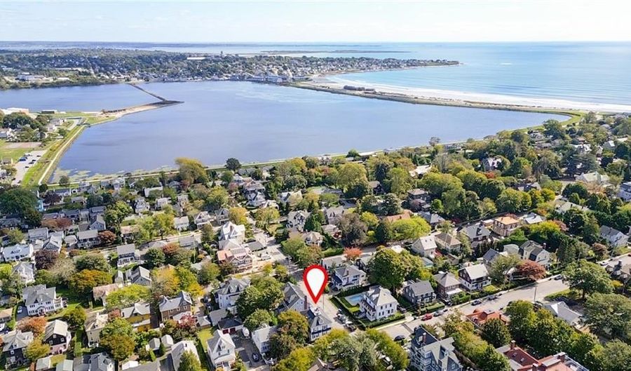 8 Champlin St, Newport, RI 02840 - 4 Beds, 4 Bath