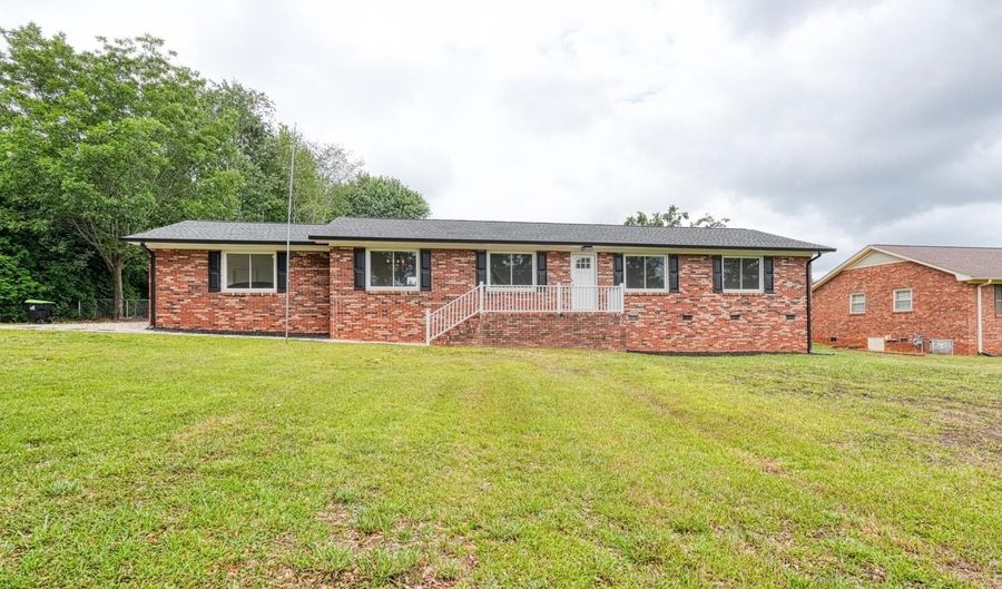 222 Northgate Cir, Boiling Springs, SC 29316 - 3 Beds, 2 Bath