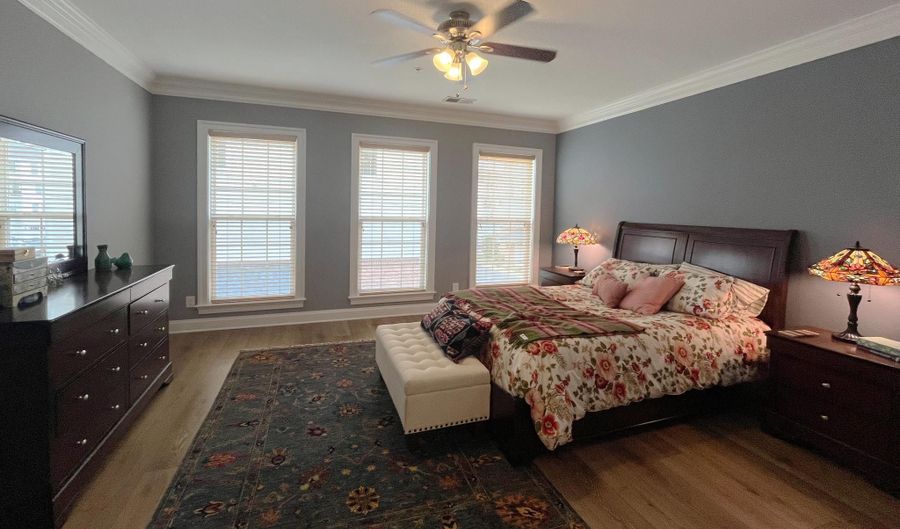42770 LAUDER Ter, Ashburn, VA 20147 - 3 Beds, 3 Bath