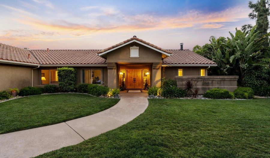 2598 Camino De Los Aves, Alpine, CA 91901 - 3 Beds, 3 Bath