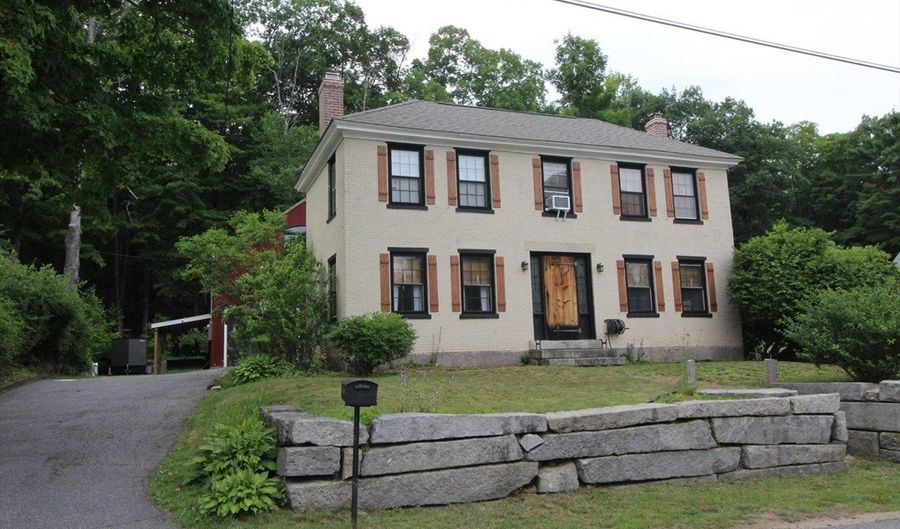 15 Chapel St, Ashburnham, MA 01430 - 4 Beds, 2 Bath