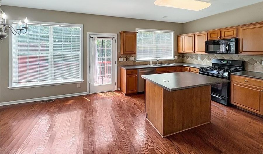 1384 Thornborough Dr, Alpharetta, GA 30004 - 3 Beds, 4 Bath